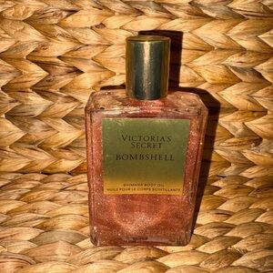 Victoria’s Secret Bombshell Shimmer Body Oil